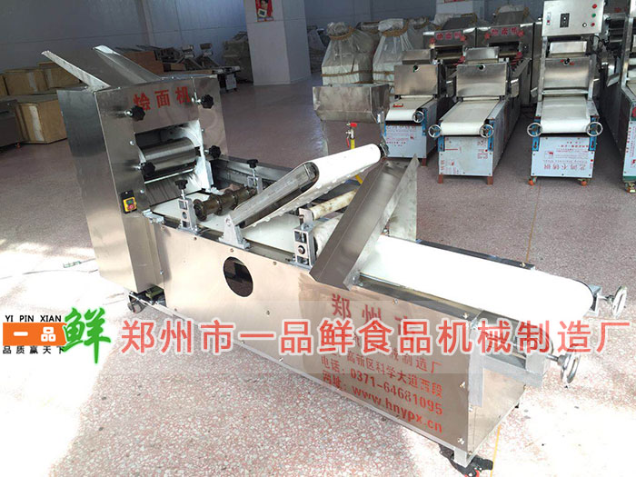 成品倉庫中的燴面機HMj-2型 成品倉庫中的燴面機HMj-2型